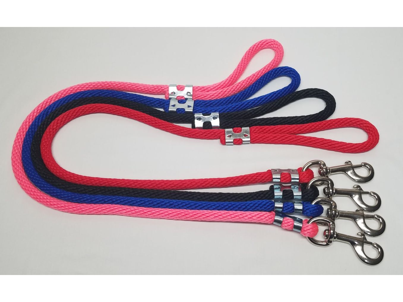 5/8" Soft rope leash with heavy duty easy snap