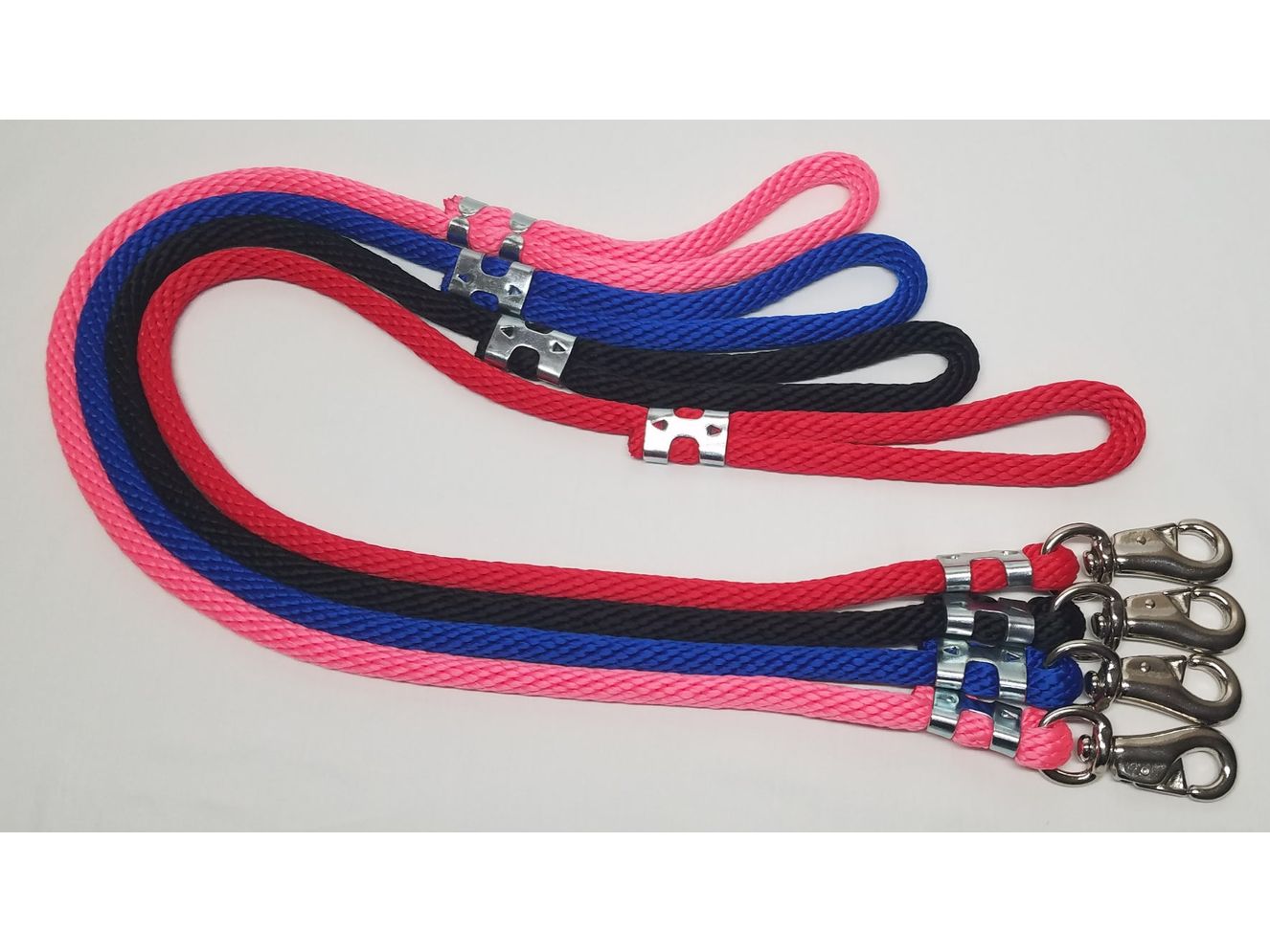 5/8" Soft rope leash with heavy duty bull snap